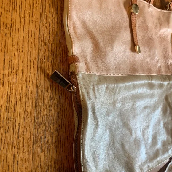 Purse - Picture 2 of 3